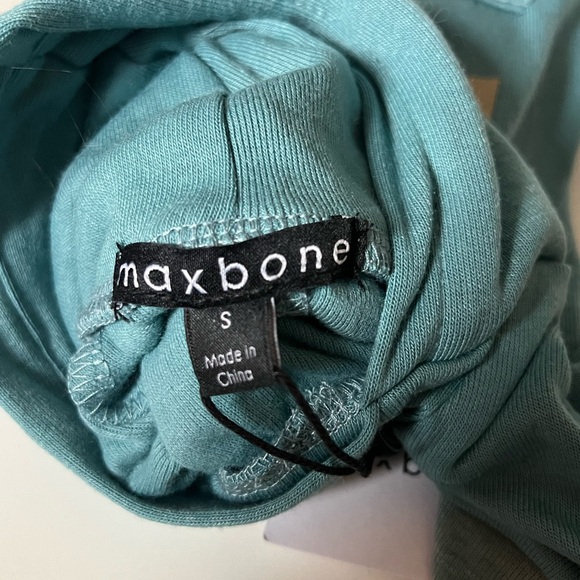 New maxbone puppy hoodie - Picture 3 of 3